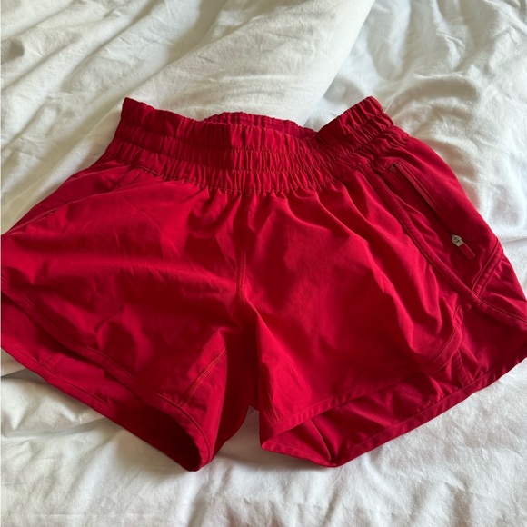 Red lululemon track that shorts size 4 - Picture 1 of 4